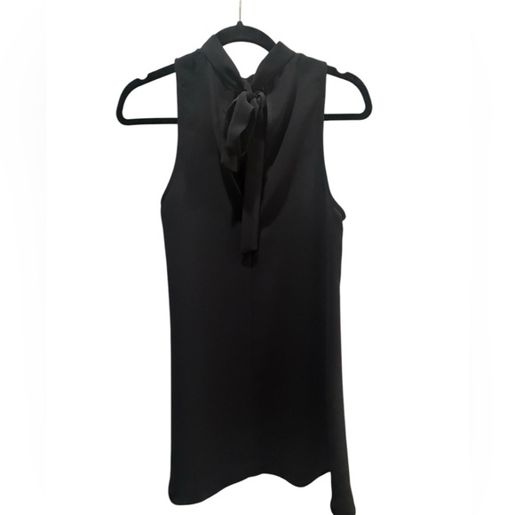 Likely high neck halter tie bow back size 4 dress in excellent condition - Picture 4 of 6